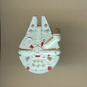 Disney Series 4 Star Wars Mini Figure - MILLENNIUM FALCON 1 Disney Series 4 Star Wars Mini Figure - MILLENNIUM FALCON
