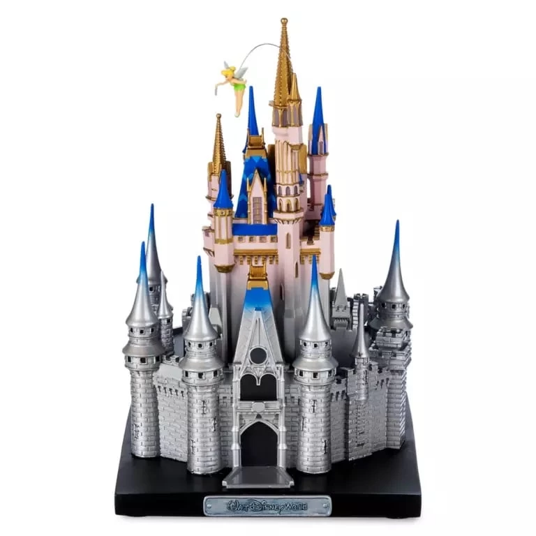 Disney Figurine - Walt Disney World - Cinderella Castle 1 Disney Figurine - Walt Disney World - Cinderella Castle